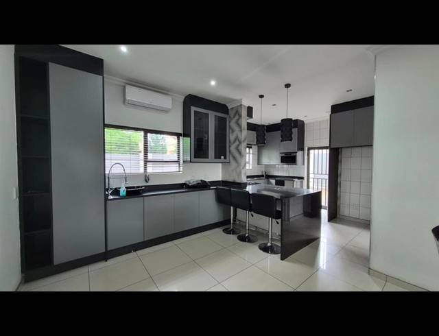 4 BEDROOM HOUSE FOR SALE IN RASLOUW GARDENS